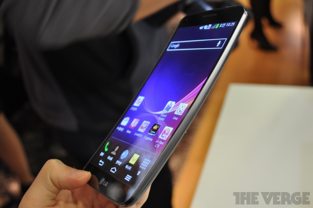 Dien thoai ‘uon deo’ LG G Flex len ke ngay mai hinh anh