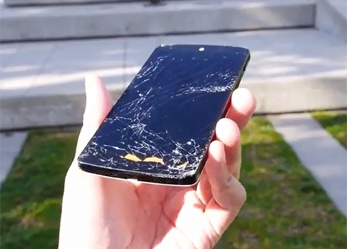 Nexus 5 vo tan tanh sau man thu do ben hinh anh