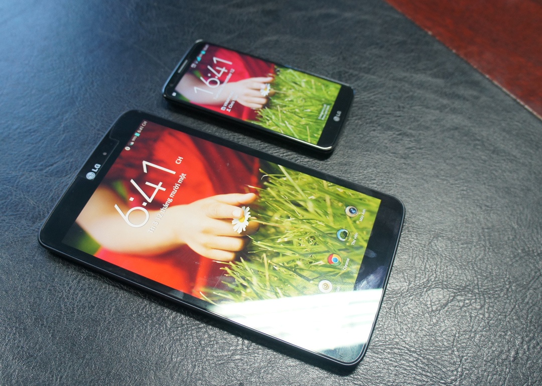Anh G Pad 8.3 do dang LG G2 va iPad mini hinh anh