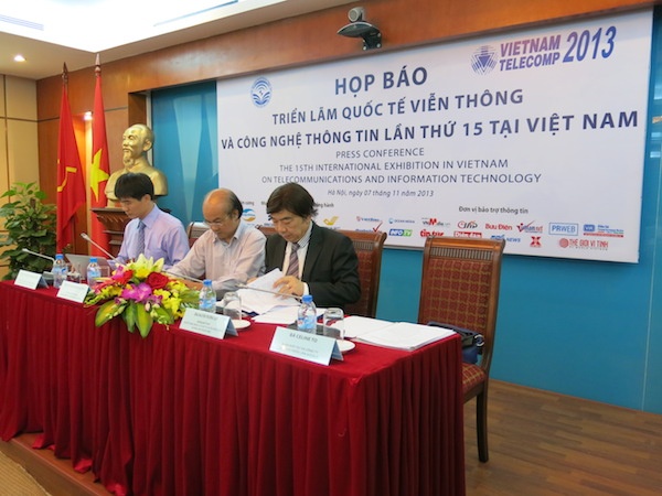 Trien lam Vietnam Telecomp 2013 khai mac ngay mai hinh anh