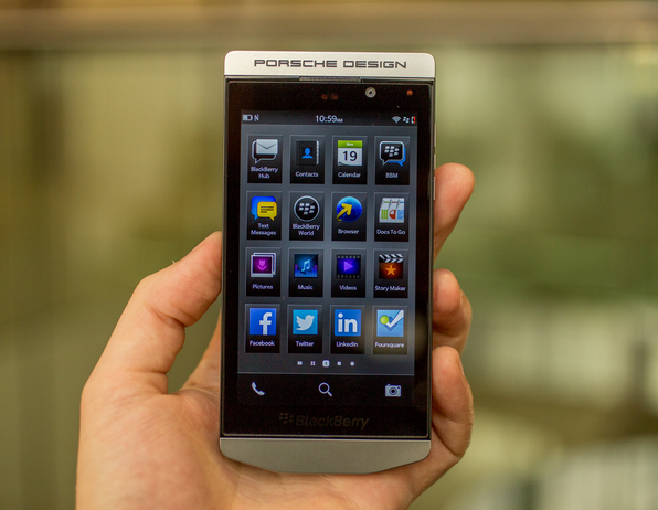BlackBerry Z10 ban sieu sang co gia tren 2.000 USD hinh anh