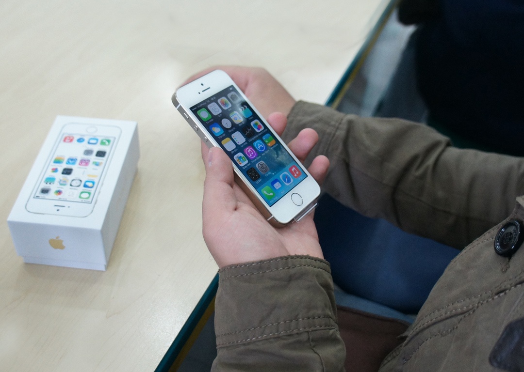 iPhone 5S tai Viet Nam buoc vao giai doan dung gia hinh anh