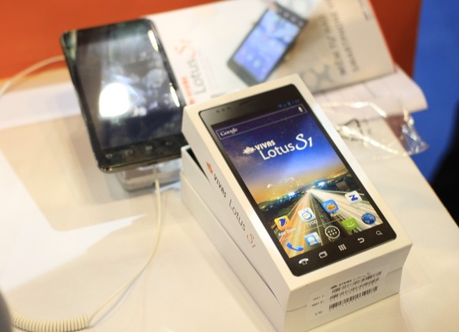 Blog 21h: Ghi danh smartphone dau tien cua Viet Nam hinh anh