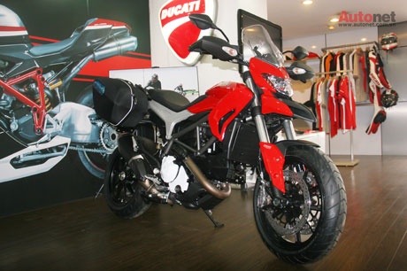 Lo dien Ducati Hyperstrada chinh hang tai Viet Nam hinh anh
