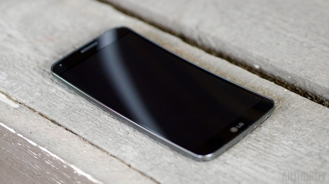 LG chuan bi tung G Flex 2 voi khung uon cong 90 do hinh anh