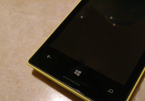 Clip dung thu Nokia Lumia 525 dau tien hinh anh