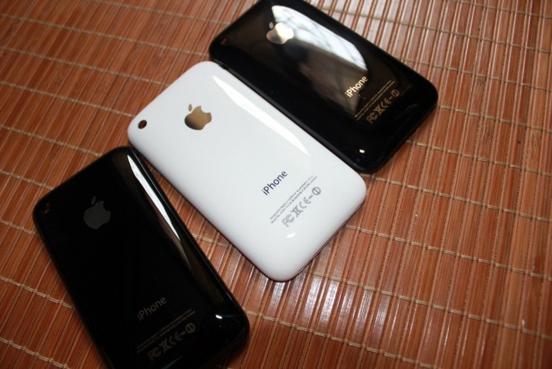 'Cong nghe' dong lai iPhone 3GS gia 2 trieu dong hinh anh