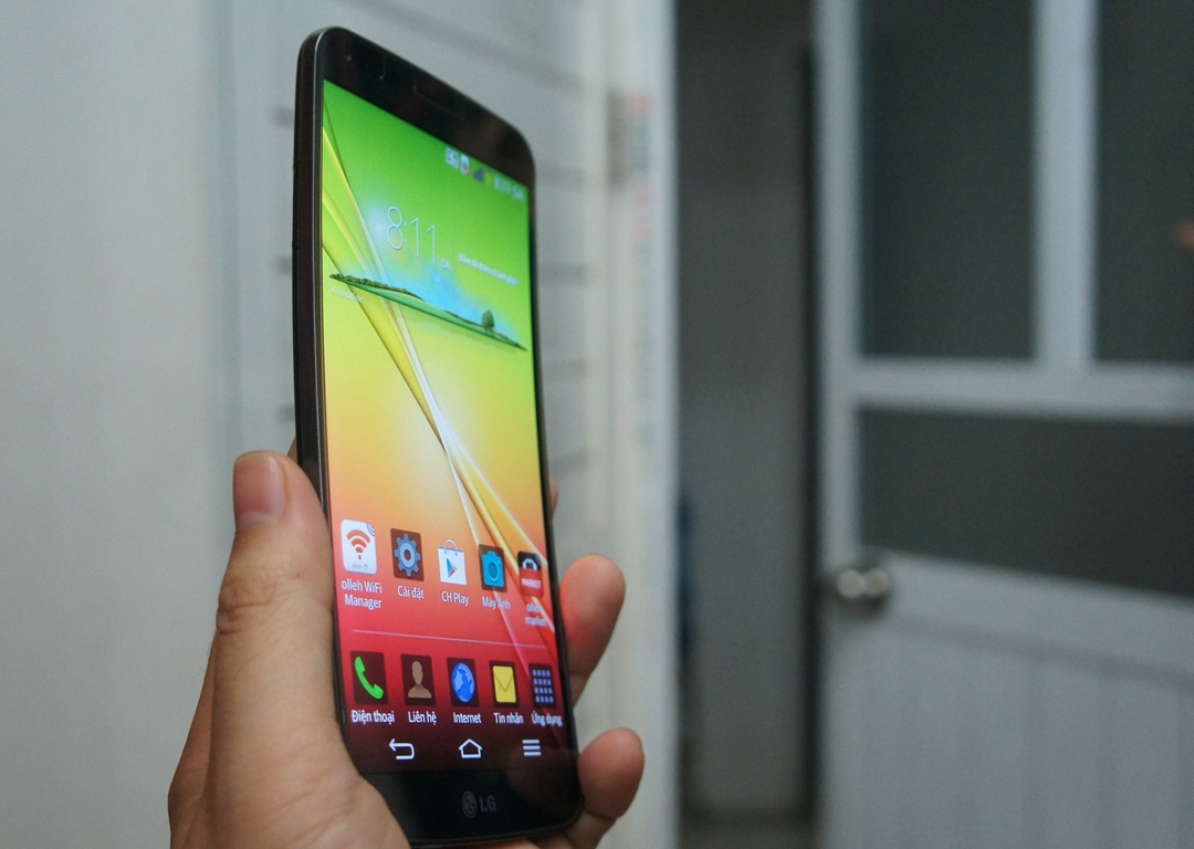 Danh gia nhanh LG G Flex: Cho nguoi thich ‘cua la’ hinh anh