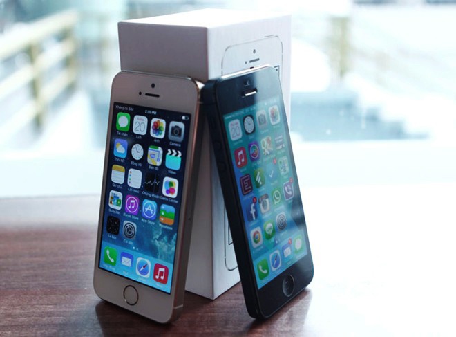 Nghich ly iPhone 5 chinh hang dat hon ca iPhone 5S hinh anh