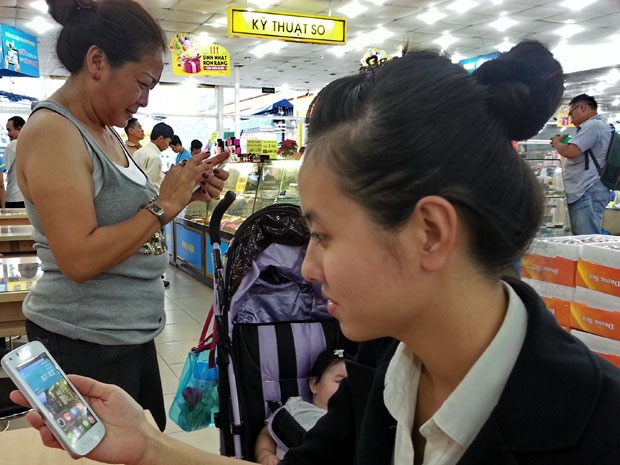 Tinh toan khi chon smartphone gia thap hinh anh