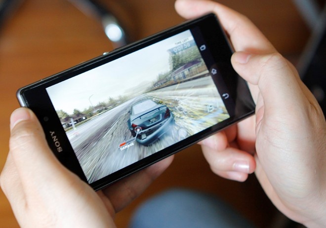 Xperia Z1 chinh hang giam gia them 1 trieu dong hinh anh