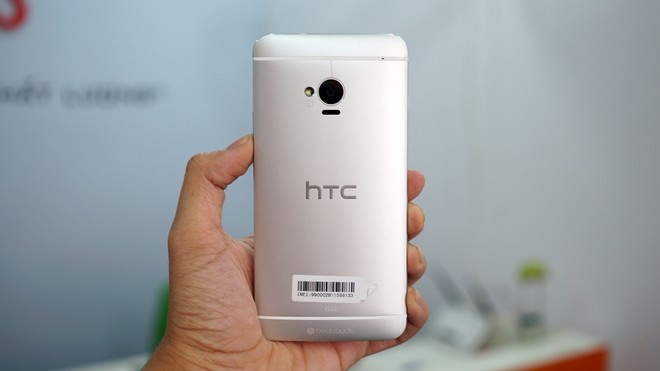 Blog 21h: HTC One gia re hut khach, Xperia Z giam gia hinh anh