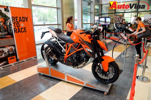 KTM 1290 Super Duke R da ve Viet Nam hinh anh