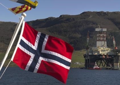 Tat ca nguoi dan Na Uy tro thanh trieu phu hinh anh