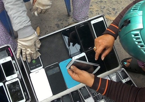 Blog 21h: iPhone, Lumia Trung Quoc tran ra via he can Tet hinh anh