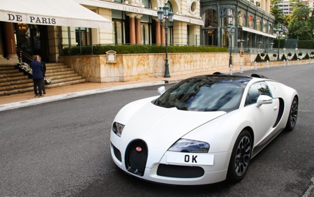 Ngam Bugatti Veyron Sang Blanc doc ban o Monaco hinh anh