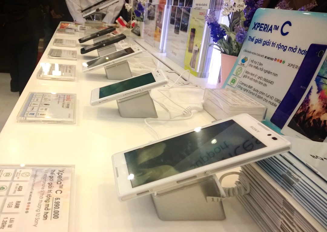 Dai ly dau dau vi dien thoai chinh hang dua nhau ha gia hinh anh