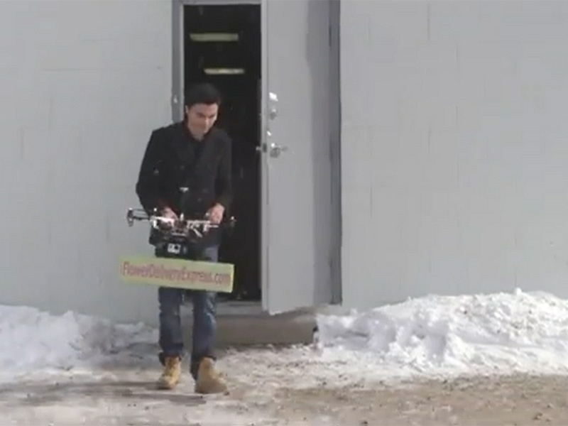 Tang qua Valentine bang robot khong nguoi lai bi cam tai My hinh anh