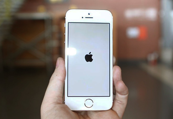 Loat dien thoai xach tay giam gia manh tuan qua hinh anh