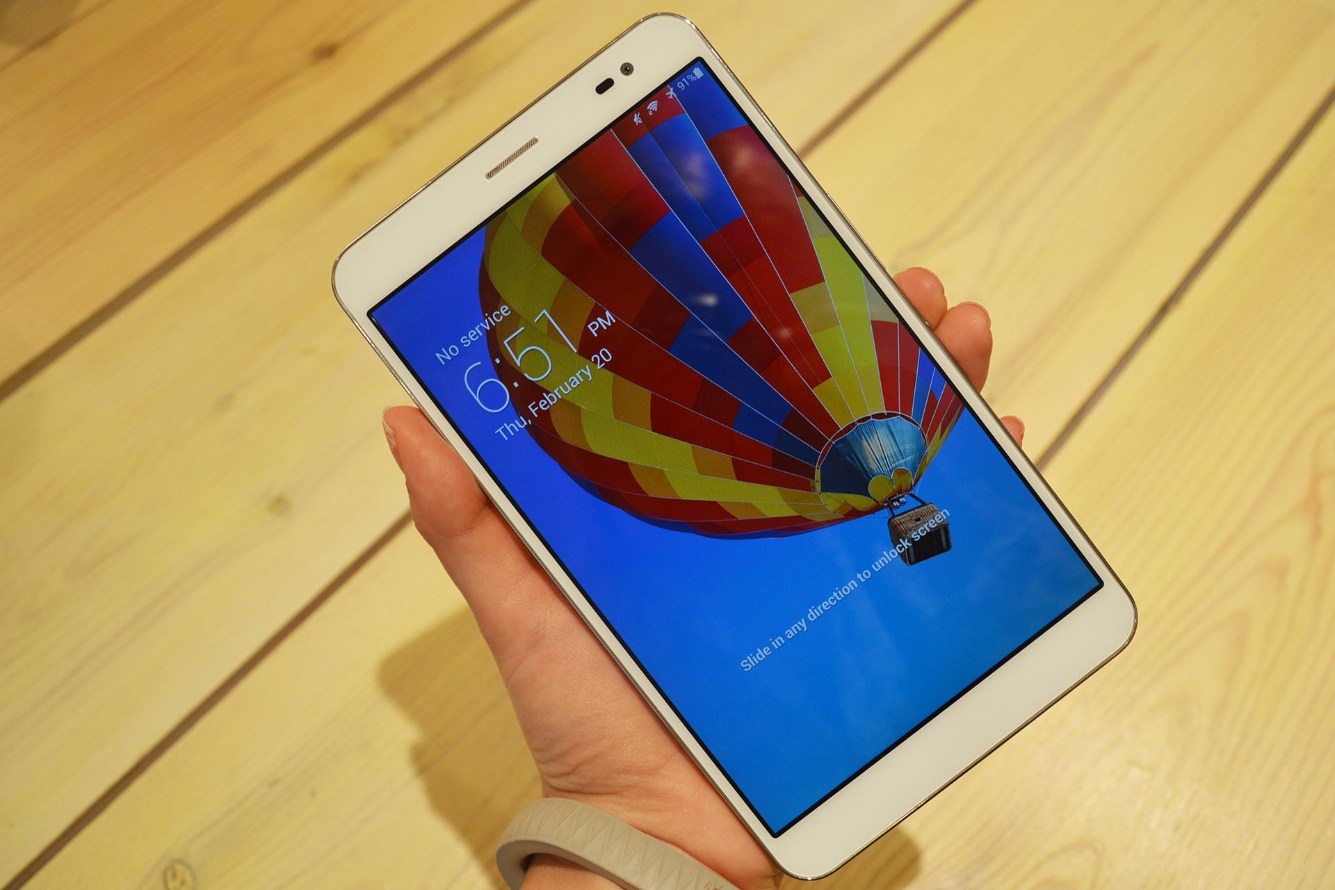 Huawei ra mat tablet sieu mong, pin dung 5 ngay hinh anh