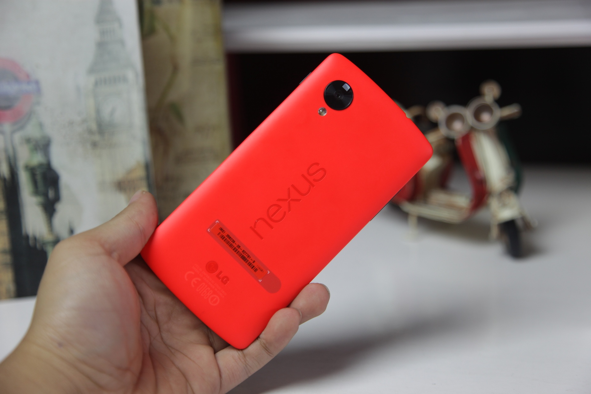 Nexus 5 mau do ve Viet Nam, gia 10 trieu dong hinh anh