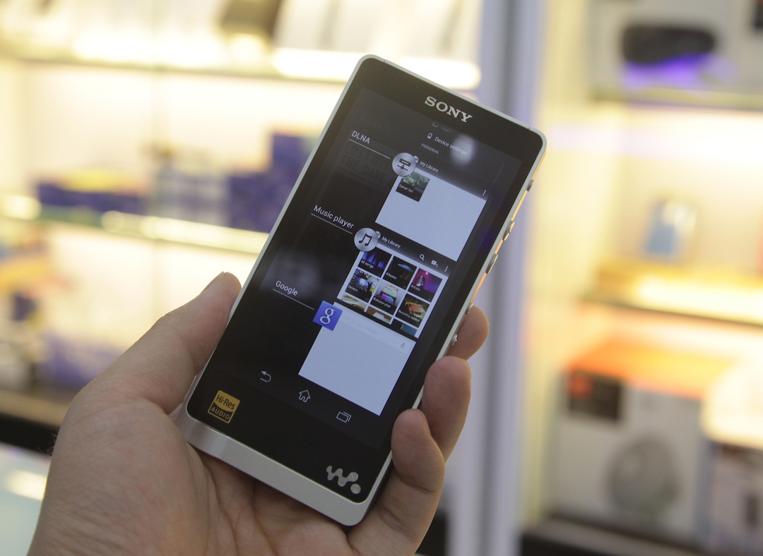 May nghe nhac Walkman MWZ-ZX1 gia 22 trieu tai Viet Nam hinh anh