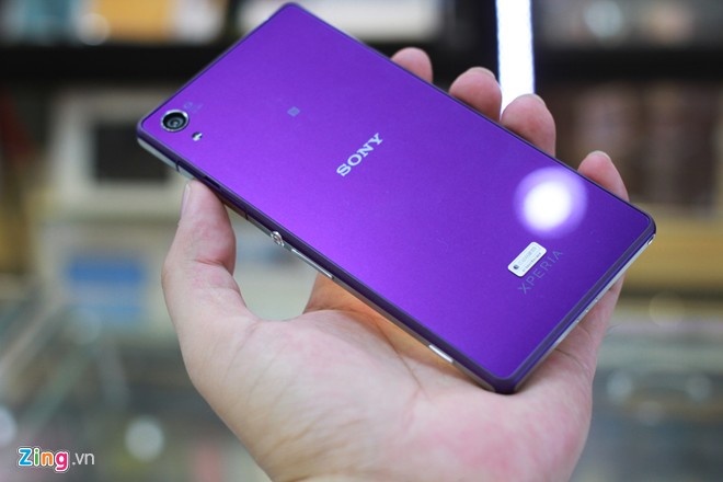Xperia Z2 xách tay đang có giá bán rất cao (hơn 18 triệu đồng). Ảnh: Quốc Huy.