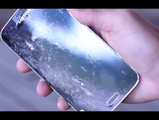 Galaxy S5 van hoat dong tot sau khi roi tu tang 2 hinh anh