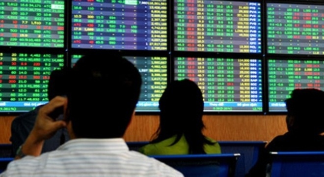 Chung khoan hoi sinh: Nghe chung khoan co len ngoi tro lai? hinh anh