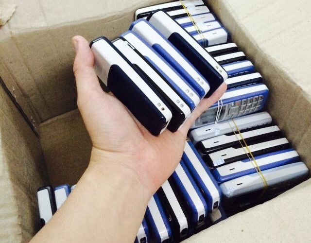 Nokia 1110i cu gia 400.000 dong chay hang o VN hinh anh