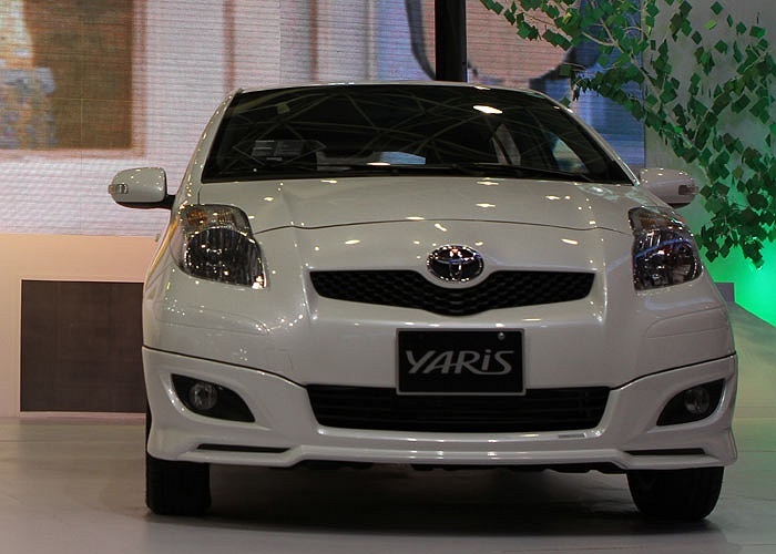 Toyota Yaris cũng biến mất khỏi thị trường sau một năm không hề ế ẩm với doanh số bán năm 2013 là 559 xe. Tuy nhiên, dòng xe này mới chỉ tạm vắng mặt để chờ sự xuất hiện của phiên bản hoàn toàn mới trong thời gian tới.