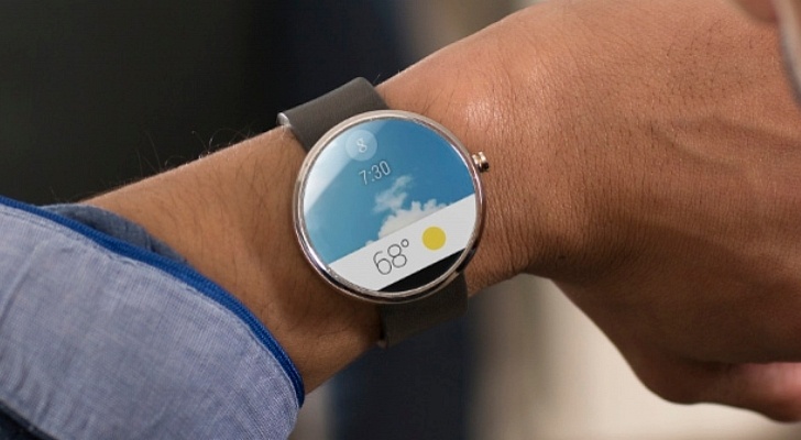 Smartwatch Moto 360 gia 250 euro, len ke thang 7 hinh anh