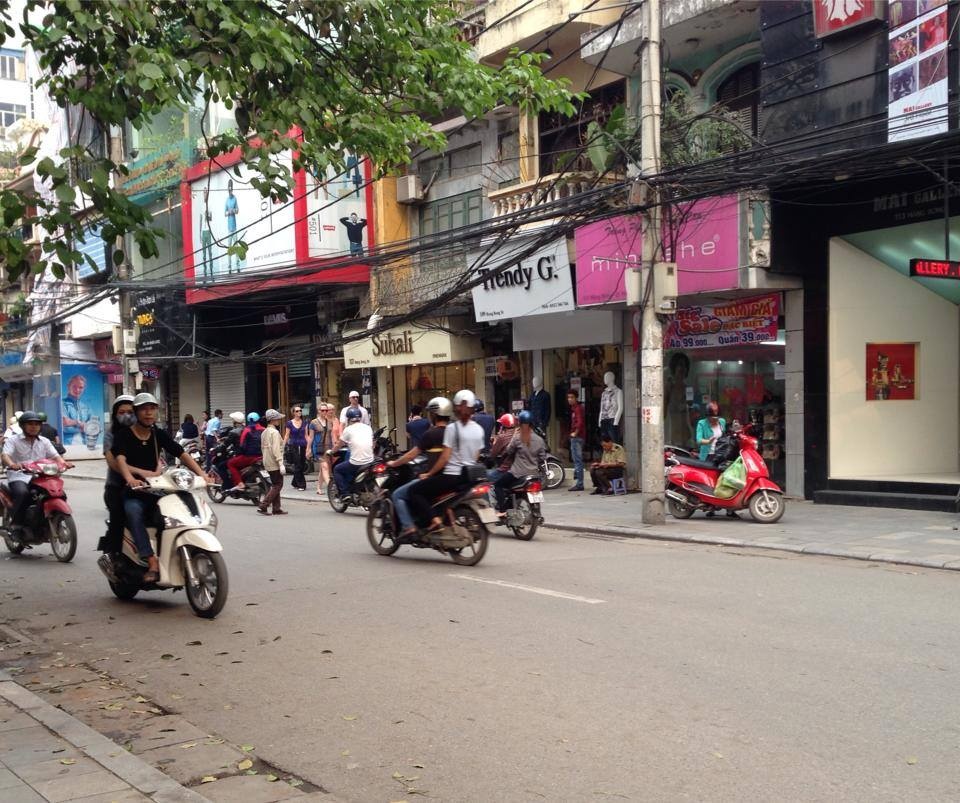 Ảnh Cherie King chụp trong chuyến thăm Việt Nam trên trang cá nhân của nữ nhà văn này.