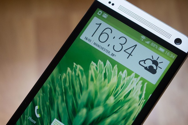 HTC One chinh hang bi loi cap nhat Sense 6.0 hinh anh