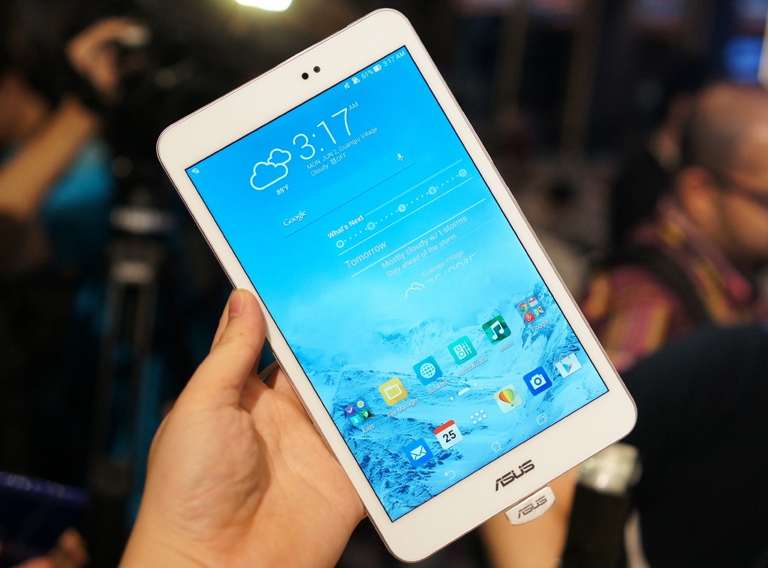 Can canh may tinh bang 8 inch nhe nhat the gioi hinh anh