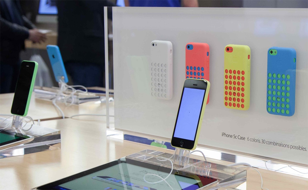 ‘iPhone 5C co the giet chet dien thoai phan khuc 8-10 trieu’ hinh anh