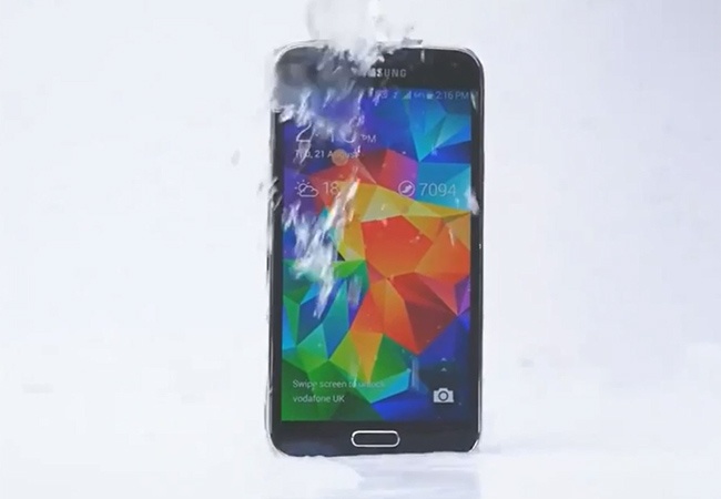 Galaxy S5 thach iPhone 5S, One M8, Lumia 930 doi nuoc da len hinh anh