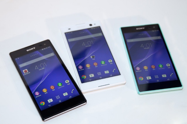 Sony Xperia C3 Dual chuyen chup tu suong len ke tai VN hinh anh