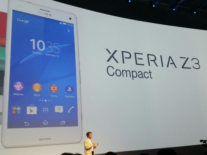 Tiếp đến là chiếc Xperia Z3 Compact với cấu hình tương đồng nhưng thiết kế nhỏ gọn hơn.