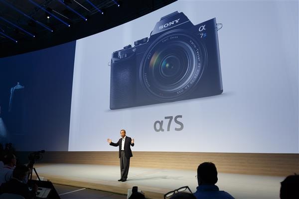 Alpha A7S là một trong những mẫu máy ảnh hoán đổi ống kính mới nhất của Sony.