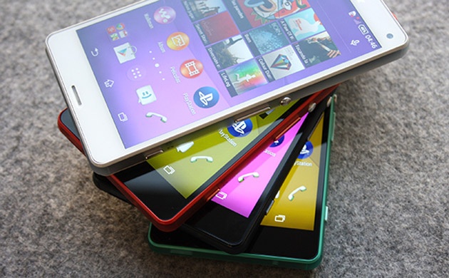 Hình ảnh rò rỉ với 4 màu sắc gồm đen, trắng, đỏ và xanh ngọc của mẫu Xpeia Z3 Compact cách đây ít ngày.