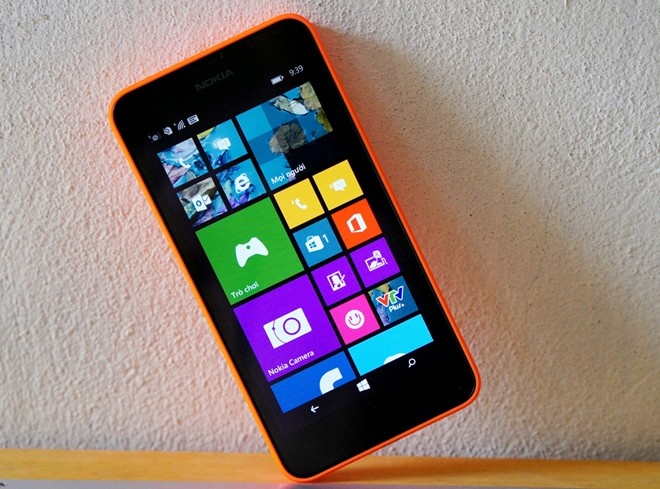 Lumia 630 chinh hang giam gia con 3,3 trieu dong hinh anh