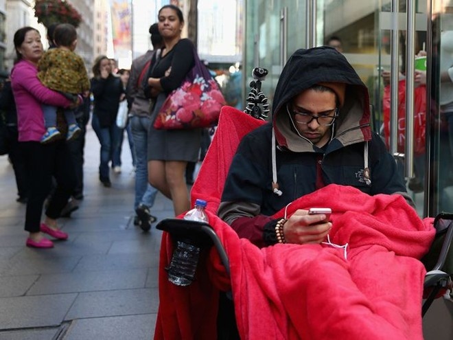 Nguoi dau tien so huu iPhone 6 tren the gioi hinh anh