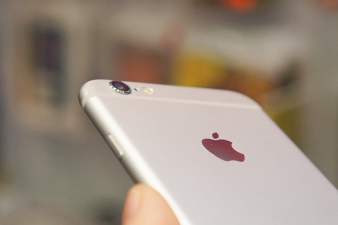 Cận cảnh phần camera lồi của iPhone 6.