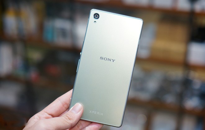 5 smartphone xach tay cao cap moi ve Viet Nam hinh anh