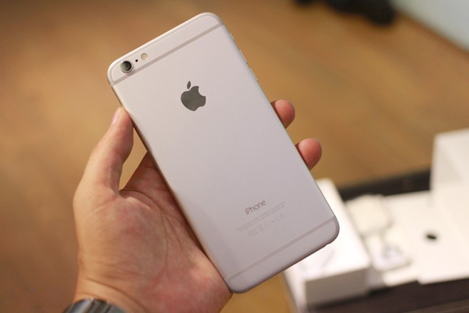 Apple dat dau cham het cho iPhone 6 Plus hinh anh