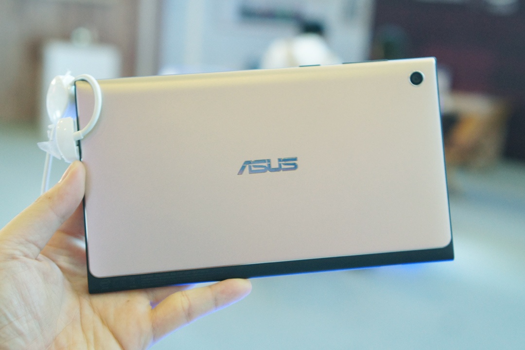 Tablet hinh chiec vi gia 7,49 trieu cua Asus ve Viet Nam hinh anh