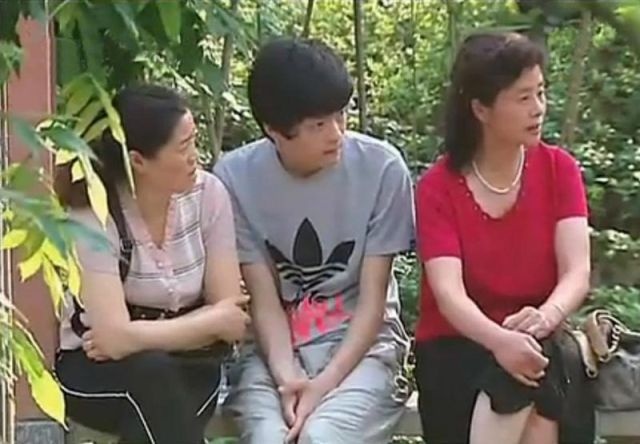 Chàng trai có tên Xiao Zheng đã bán 1 quả thận để mua iPhone, iPad