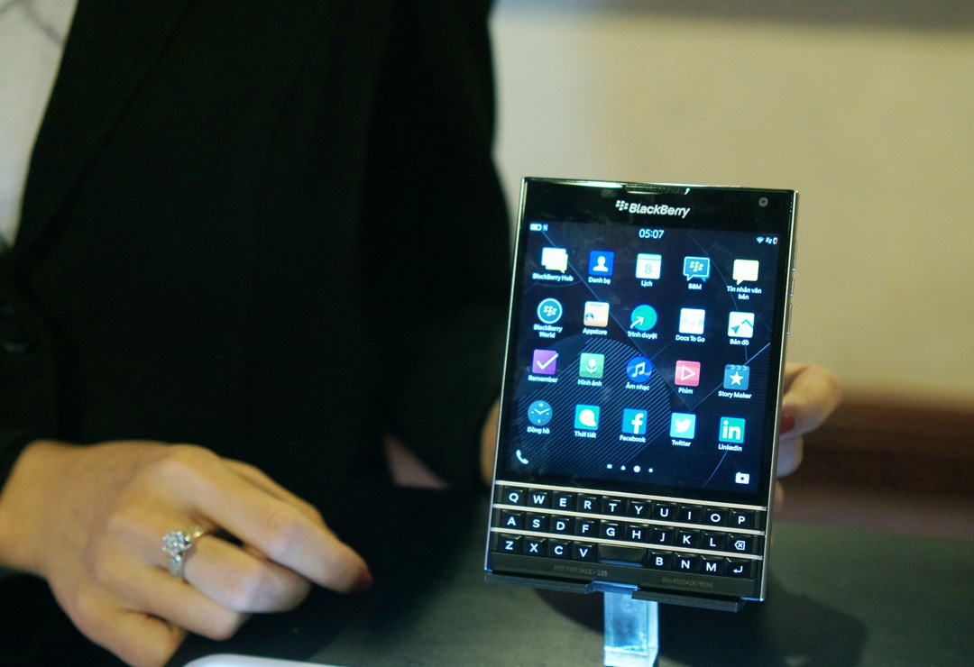 BlackBerry se ban them 2 smartphone tai VN trong nam nay hinh anh