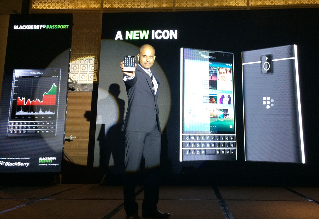 Đại diện BlackBerry trong buổi lễ ra mắt chiếc Passport.